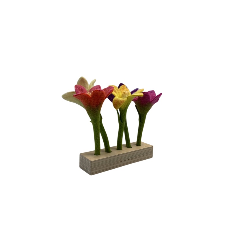Lovevery Felt Flowers