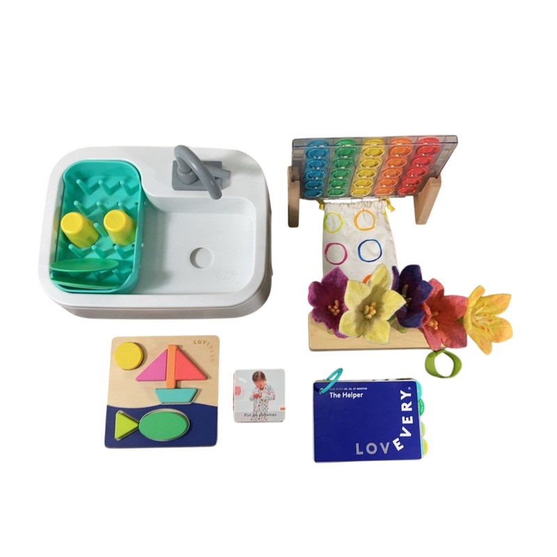 Lovevery The Helper Play Kit
