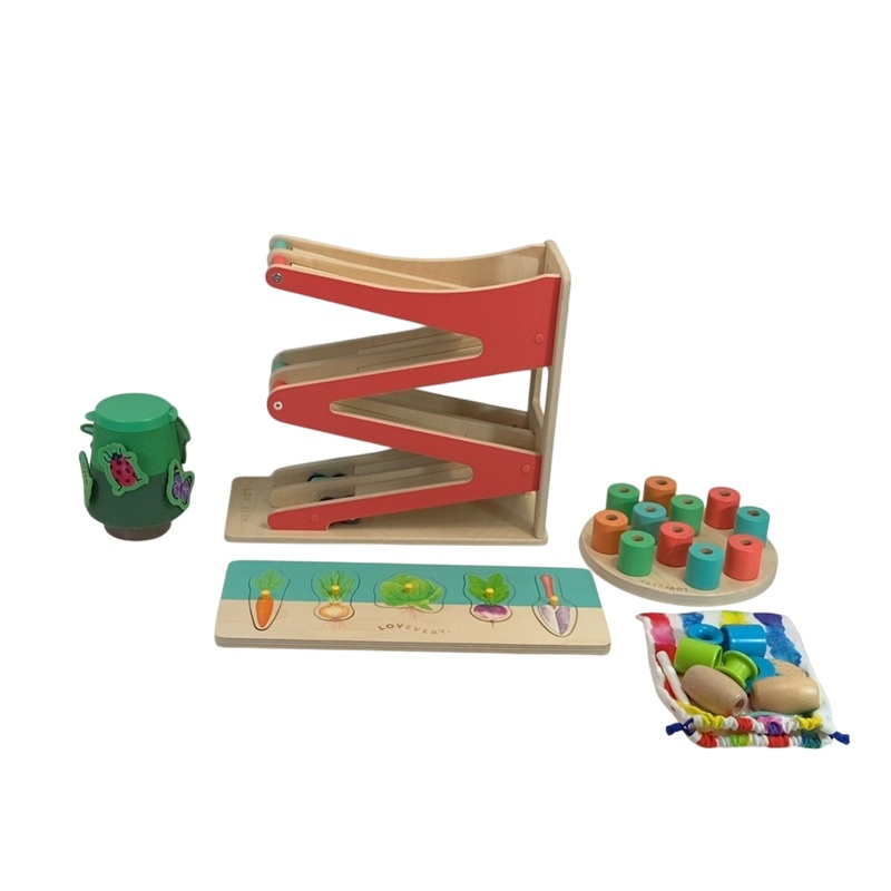 Lovevery The Pioneer Play Kit
