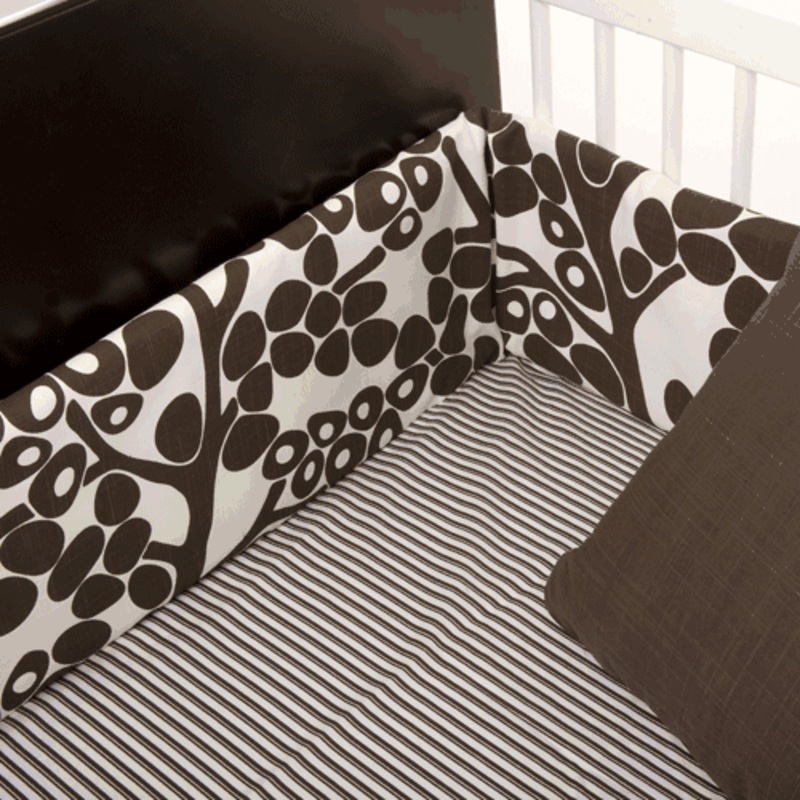 Oilo Modern Berries Bumper in Brown