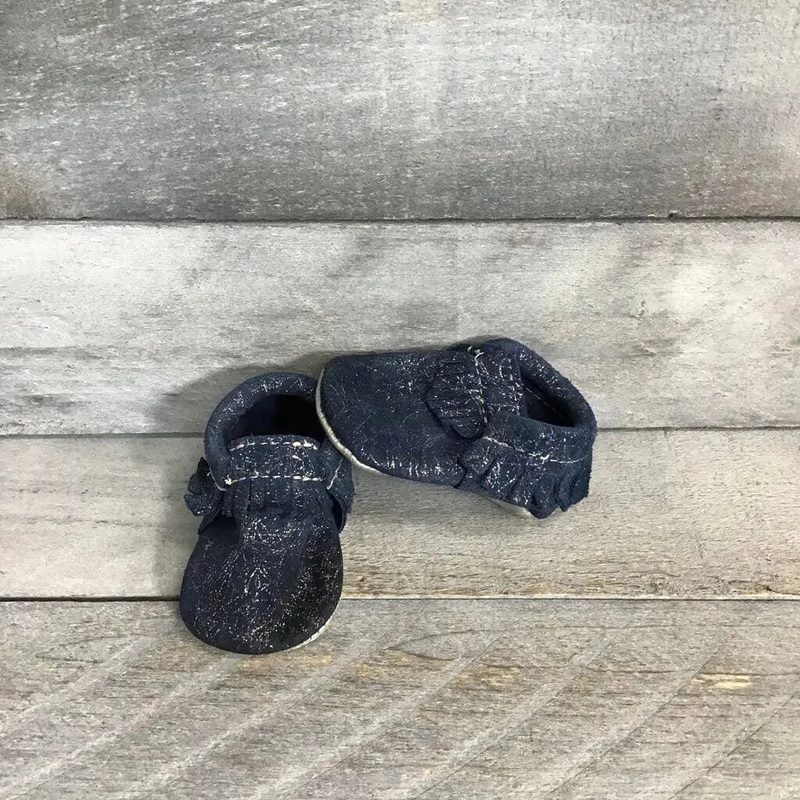 Freshly Picked Firework City Mocc size 1c Navy 1c Used