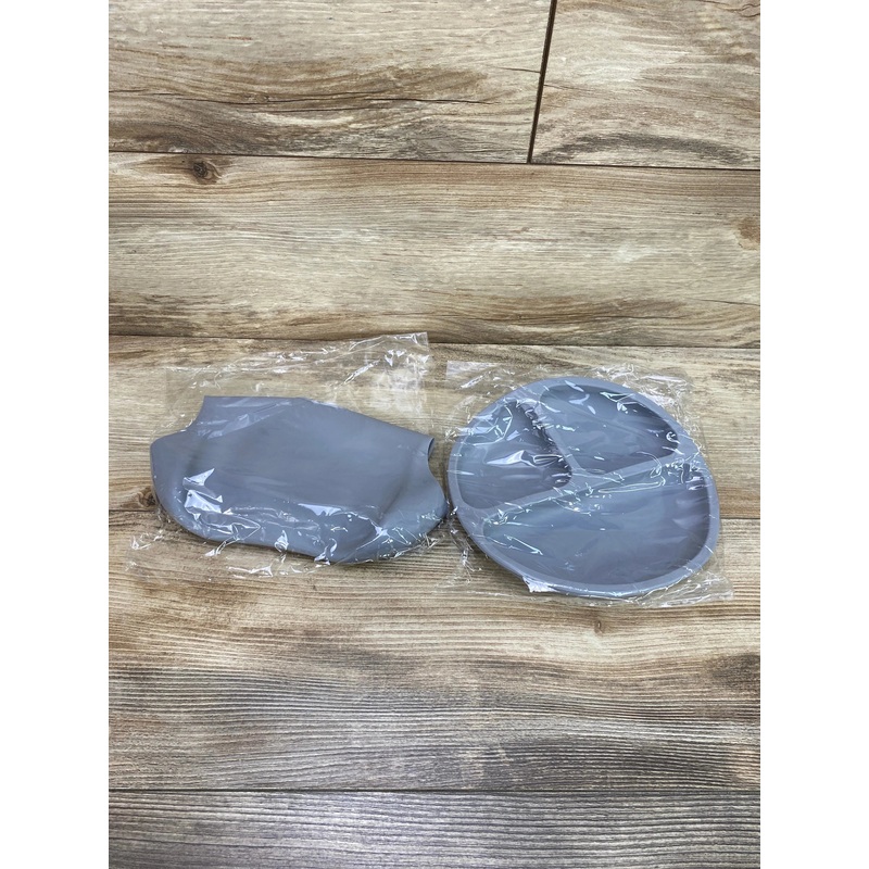 NEW 2Pc Silicone Bib & Plate