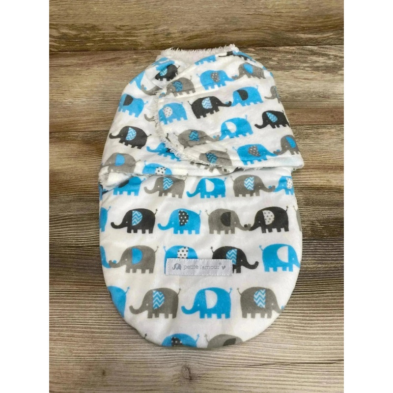Petite L’amour Elephant Print Plush Swaddle White sz 0-3m