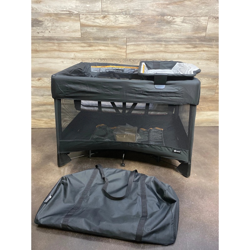 NEW 4moms Breeze Plus Playard in Black