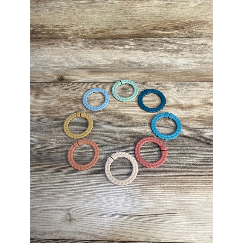 Itzy Ritzy Rings Linking Ring Set, Rainbow – 8ct