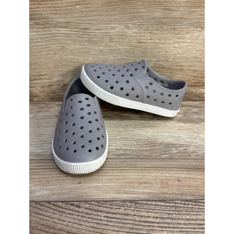 Old Navy Perforated Slip-On Shoes Grey sz 7c