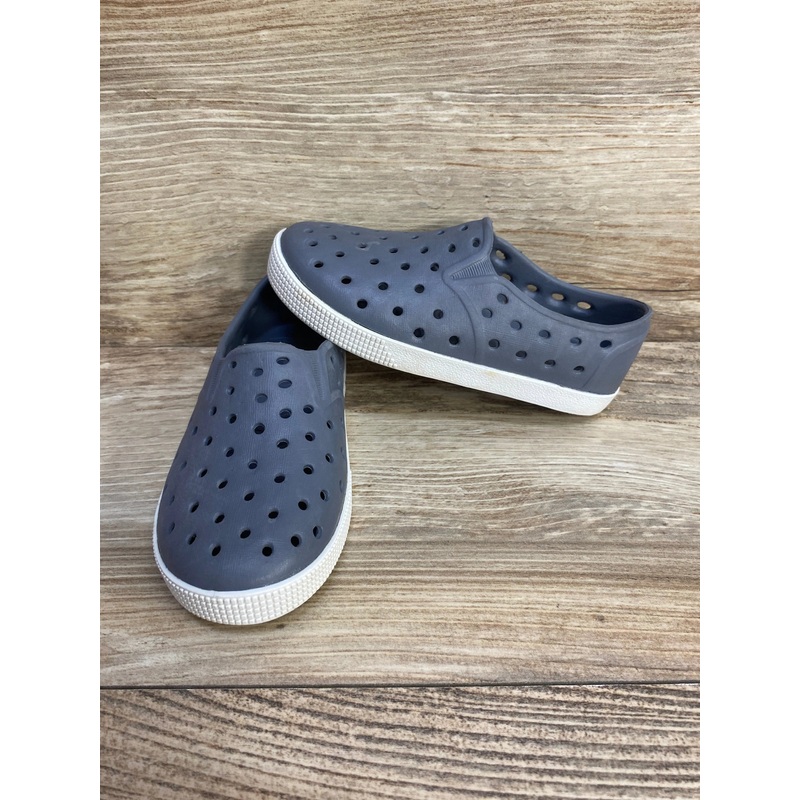 Old Navy Perforated Slip-On Shoes Grey sz 8c