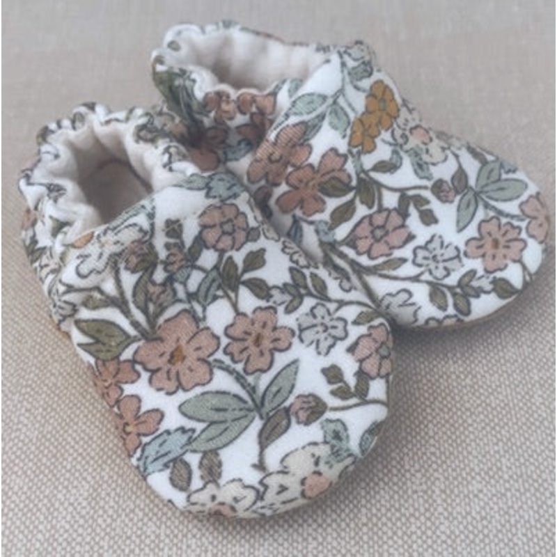 Organic Cotton Knit Slippers – Meadow Floral 3-6m