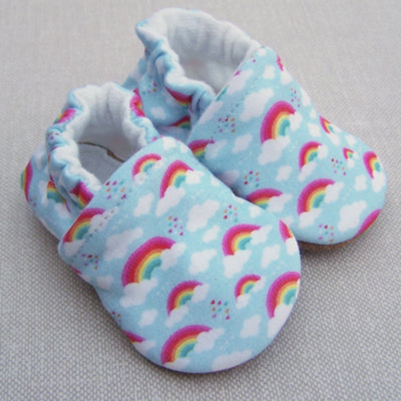 Organic Cotton Knit Slippers – Rainbows 3-6m